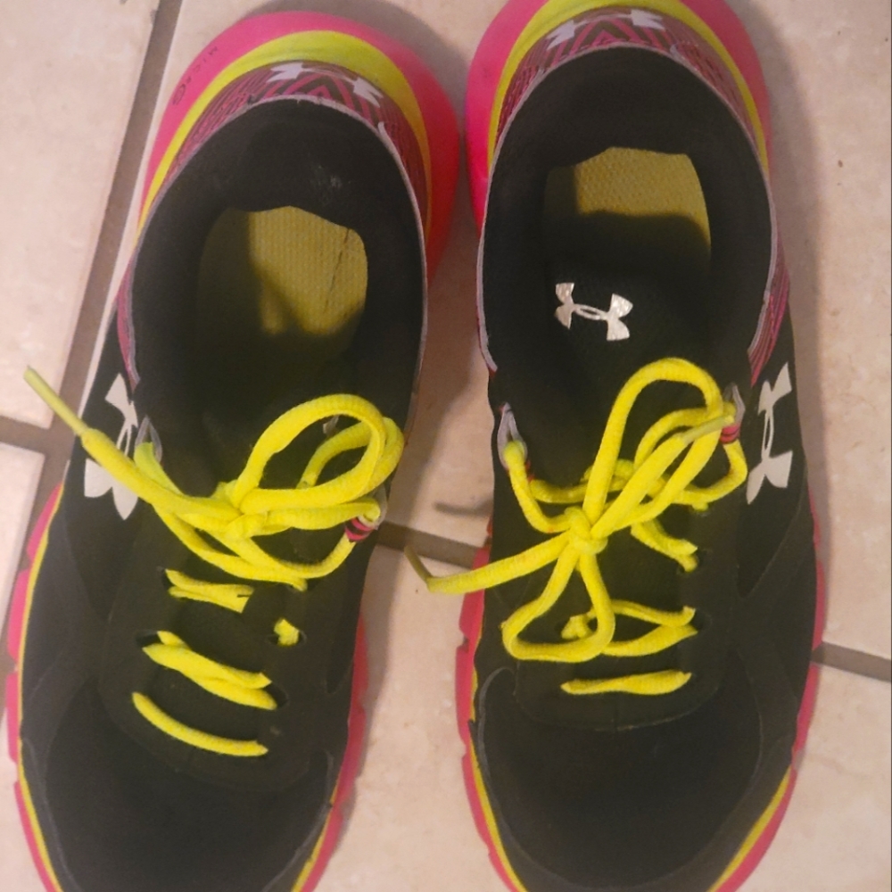 Under Armour Micro Velocity Running Shoes Youth 7 aka Womans 8 1/2